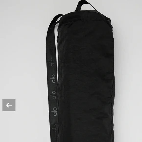 BRAND NEW Alo Black Yoga Mat Bag — NEVER USED - Picture 5 of 13